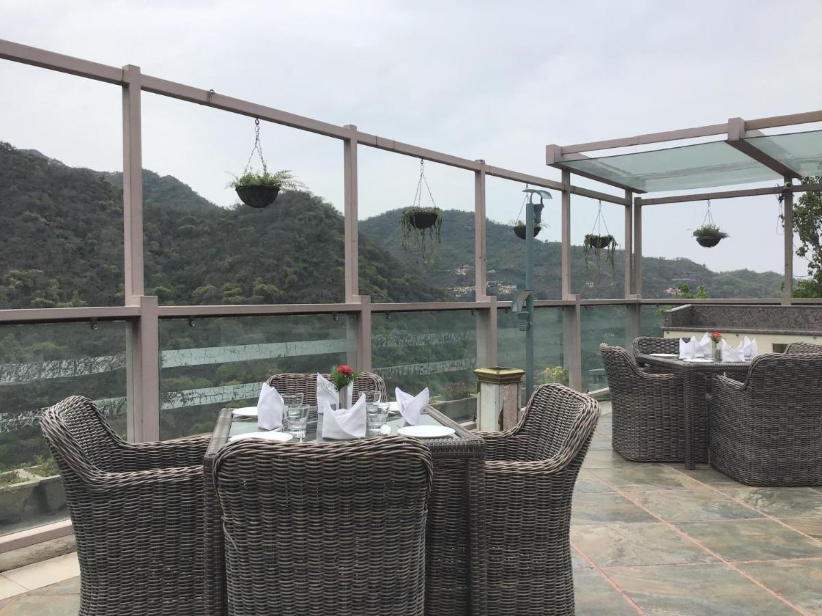 Timber Trail Base Resort - At The Foothills Of Adventure Parwanoo 外观 照片
