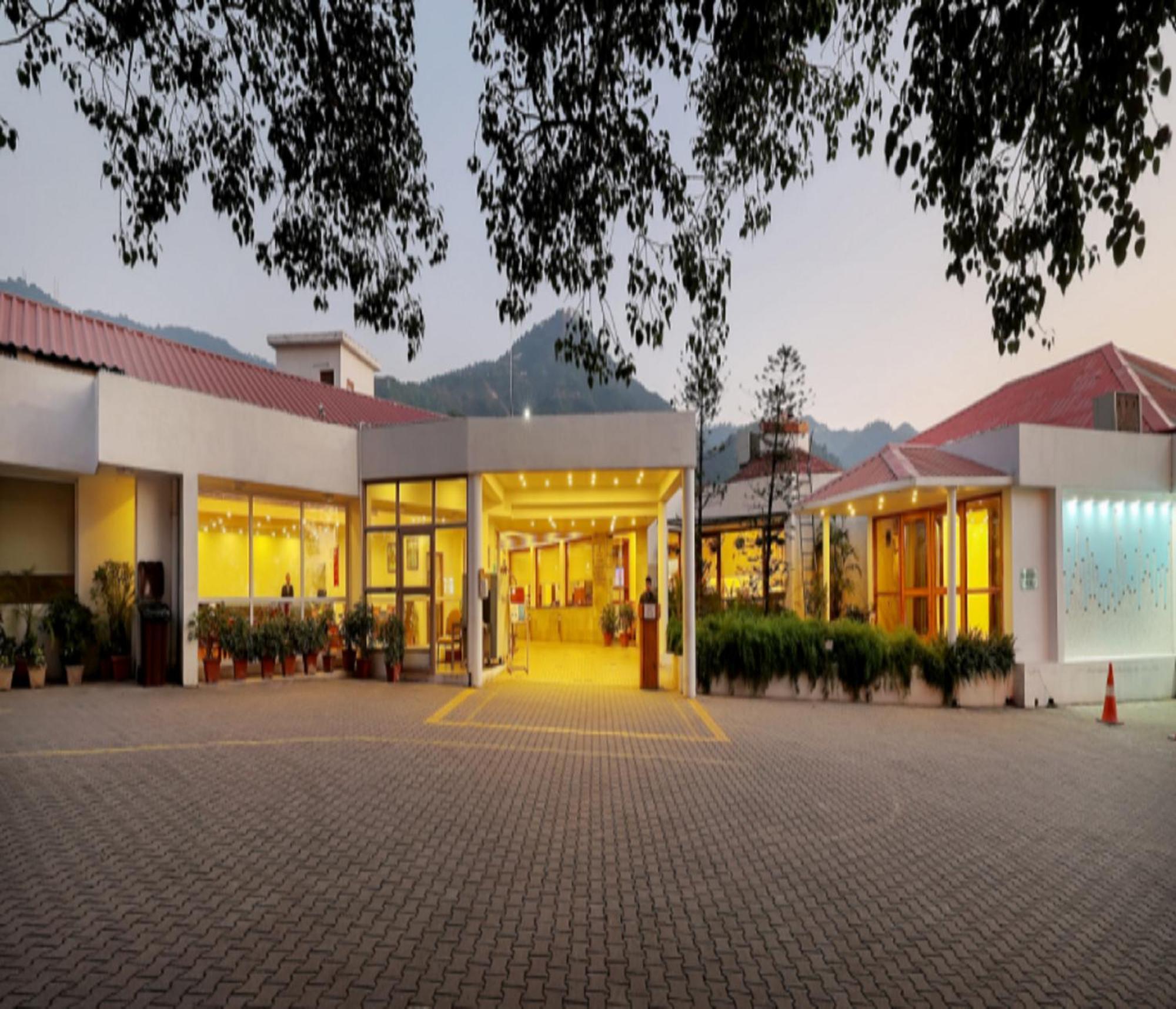 Timber Trail Base Resort - At The Foothills Of Adventure Parwanoo 外观 照片